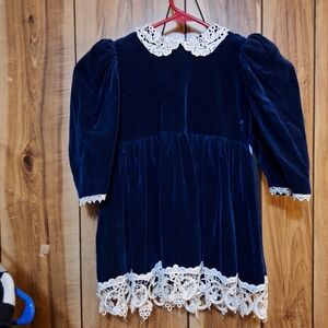 Vintage Blue Velvet Childs dress with lace trim amd collar